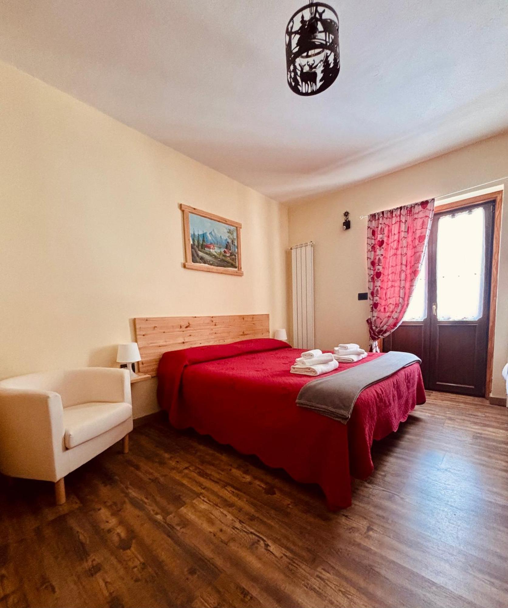 Hotel Piccolo Chalet Клавиере Екстериор снимка