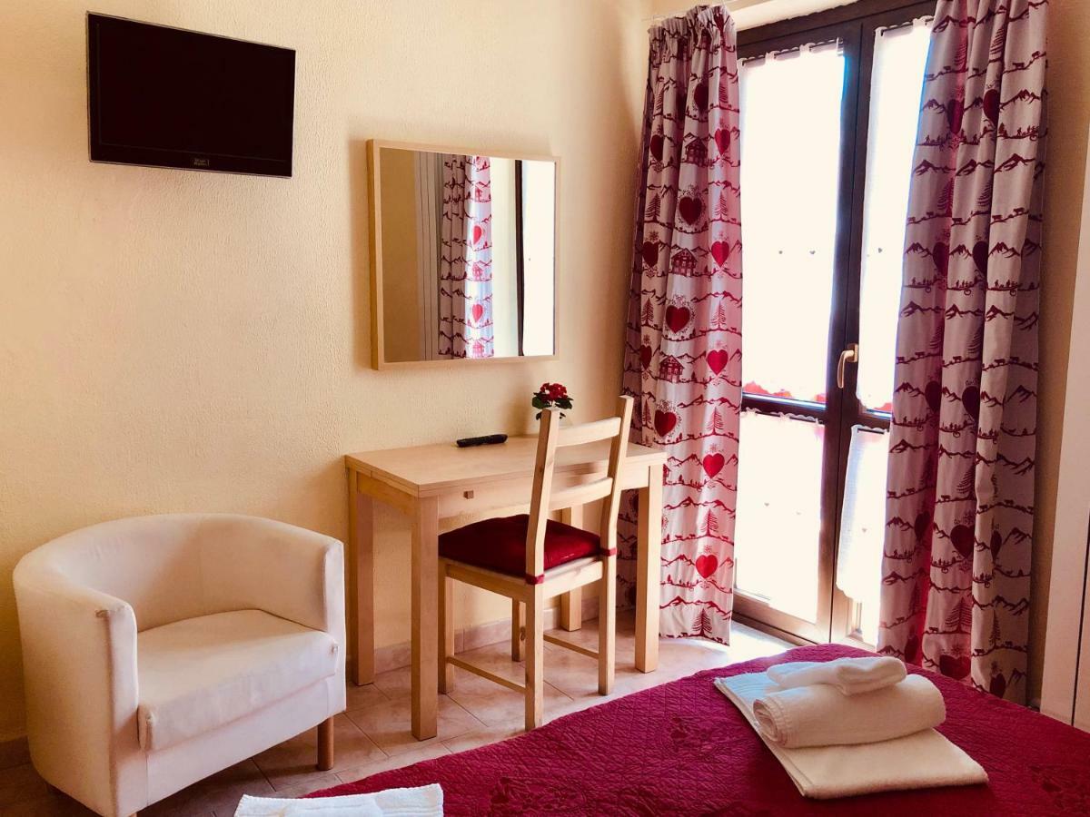 Hotel Piccolo Chalet Клавиере Екстериор снимка