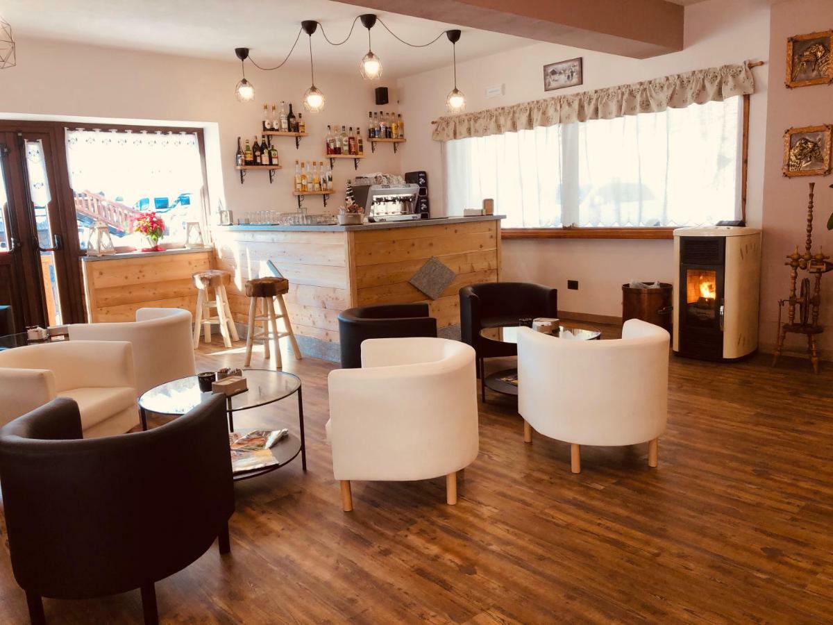 Hotel Piccolo Chalet Клавиере Екстериор снимка