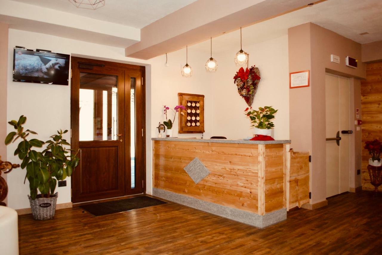 Hotel Piccolo Chalet Клавиере Екстериор снимка